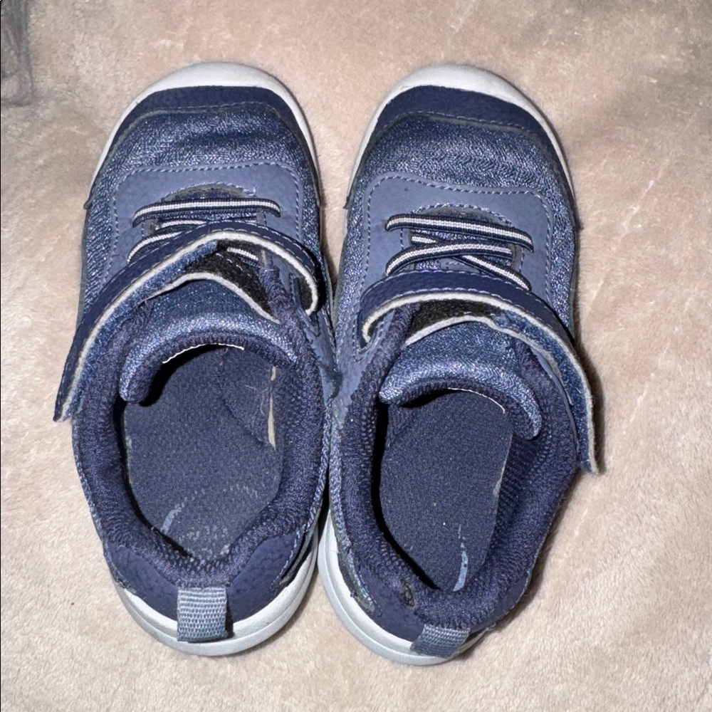Stride right- size 7 - toddler boy shoes